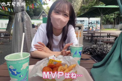 ノーブラ白Tシャツ姿で上野動物園をお散歩する女性Youtuber【りさのうらあか】の画像