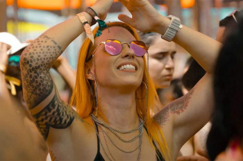 美女多数!ブラジルのサンパウロで3月26日に開催されたフェス「Flor da Vida 2023」を撮影した動画の画像