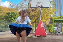 ノーブラ＆制服コスでバスケ対決をするエロ系Youtuber【🍒私立さくらんぼ学園🍒】の画像