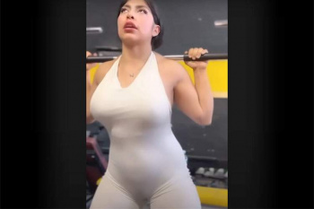 おっぱいがものすごいデカい筋トレ系Youtuber【Alina Fitness TV】の画像