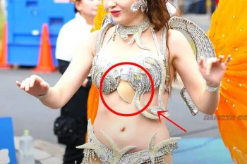 【草加よさこいサンバフェスティバル2024】踊ってる最中パッドが落ちてしまうハプニング！！の画像