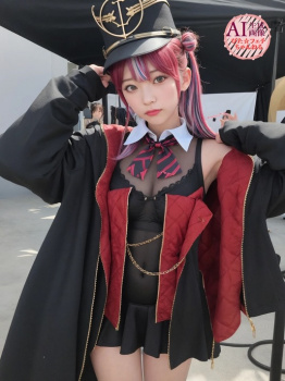 【宝鍾マリン】三十路衣装船長コスをしてるコスプレイヤーさんを撮影させてもらった三次風画像【AI画像】の画像