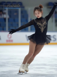 【スケート】ベージュとかブラウンとかの肌色系タイツを履いたフィギュアスケート女子の三次風画像【AI画像】の画像