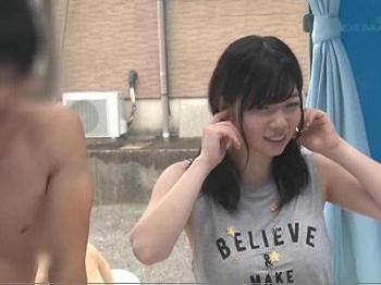 【マジックミラー×マッサージ】女子大生が男友達と素股企画で生生出しSEX！センズリ向きのエロ映像[アダルト動画]の画像