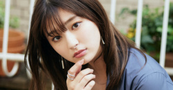 人気女優 吉川愛さんの食い込みがちなムチムチお尻の画像