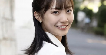 フジ女子アナ 高崎春さんのパン線くっきりの小ぶりなお尻の画像