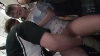 潮吹き清楚系美女 車内痴漢 手助けが無い恐怖空間の画像
