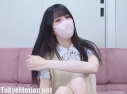 「ぁぁぁぁッ♡ 手マン、凄すぎるぅぅッ！！♡ 制服、もっと、もっと、脱ぎ捨てて全裸にしてぇぇッ！！♡ 美乳、もっと、もっと、指で揉みしだきながら中まで突いてぇぇッ！！♡」可愛い清楚系美乳美女×極限制服脱ぎ捨て全裸手マンオナニー狂乱！「無修正エロライブチャット」の画像