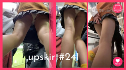 【upskirt#241】派手靴のミニスカギャルJKの白Pを逆さ撮りの画像