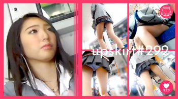 【upskirt#292】バス通学ギャルJKの青サテンPと最後には何人ものJKのP逆さ撮りの画像