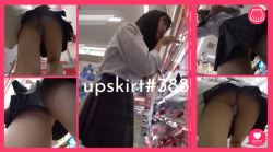 【upskirt#388】パイスラがエッチな美少女JKのプリケツと白P逆さ撮りの画像