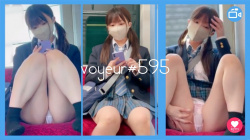【voyeur#595】イマドキ美少女JKが盗撮に気付き、ふかふか太ももと薄ピンクPを見せつけてくれるの画像