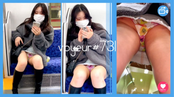 【voyeur#731】デニムミニスカ美人系女子の花柄派手P対面盗撮と逆さ撮りの画像