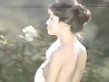 由美かおる　ツンと立った乳首がエロ過ぎる超絶美乳モロ出しお宝動画の画像