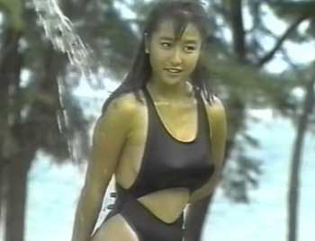 かとうれいこ　乳首ポチりながら横乳モロ出しの超絶美巨乳がエッチなお宝動画の画像