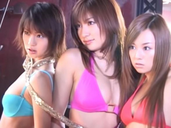  安田美沙子が乳首をポチらせ夏川純は浮きブラで乳首が見えそうだし熊田曜子は巨乳谷間全開のエロすぎる人気グラドルのお宝動画の画像