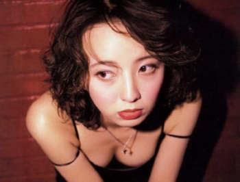 高橋由美子　乳首が見えそうな超絶美乳の膨らみがエロすぎる若い頃から熟女グラビアまでお宝画像の画像