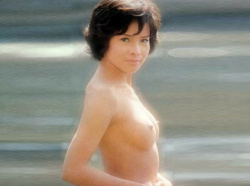 由美かおる　これぞ超絶美乳！！ピンコ立ちの乳首と引き締まった裸体がエロすぎる美人女優のお宝ヌード画像の画像