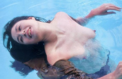 松尾嘉代　熟女ヘアヌードで晒したビンビンに立ってる乳首と美微乳がエロすぎる美人女優のお宝ヌード画像の画像