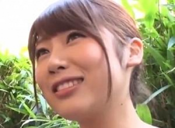 甘えん坊の知人息子に揉まれた途端に生挿入させちゃった美人嫁の画像