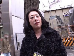 【熟女52歳】何処にでも居そうなおばさんと待ち合わせ　熟れすぎたカラダとことん満足させてあげ中出しフィニッシュ　なんとAの画像