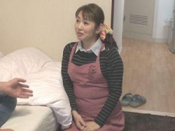 【熟女】おばさんレンタルで呼んだ五十路素人奥さんを盗撮隠し撮り?他人棒挿入された淫乱ビッチな浮気妻のエロ不倫セックス?の画像