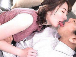 <末広純!>スレンダー細見の極上の色白エロい体おくさんヒトヅマが旦那に内緒で不倫シチャウゾwwwwの画像