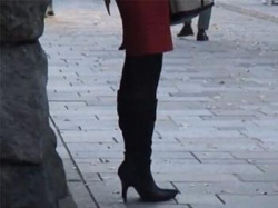 ＜熟女ナンパ＞美脚セレブ妻GET?バストも申し分ない完熟っぷり電マで連続イキ不倫中出しSEX?の画像