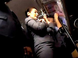 ＜おばさんを痴●！＞「美淑女は尻ｗ」色気半端ない叔母さん！バスで痴漢行為に発展すっぞ(アダルト動画)の画像