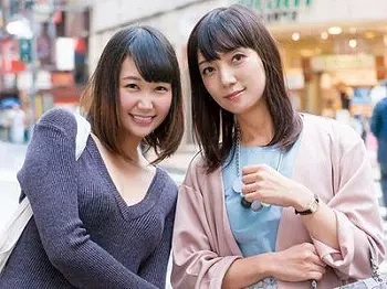 【母娘ナンパ】素人親子ナンパ企画で捕まえた四十路熟女お母さん?母親と娘がエロ親子丼3P乱交セックスで精子ぶっかけ射精！の画像