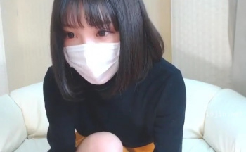 イマドキの可愛い素人女子がカメラにオマンコ広げて無修正オナニーの画像