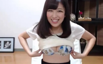エロカワな現役JDが全裸になってオマンコくぱぁするライブ動画の画像