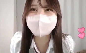 制服が似合う可愛い女の子がオマンコ開いてオナニーするエロライブ動画の画像