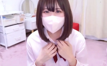 制服着た可愛いマスク美少女が全裸脱衣でおっぱいオマンコ見せちゃうエロライブ動画の画像