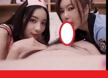 【無・亜】 ナースコスとポリスコスの巨乳美女二人同時にSEXできる状況がある。の画像