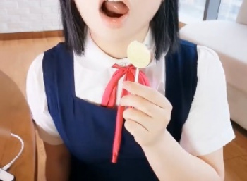 【JK・無】 デザート食うだけかと思いきや、下の口からも●●を食う動画へと発展！の画像