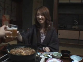 【無修正】 美人妻と不倫旅行で乾杯。食後の腹ごなしにNTRセックス。食欲と性欲を満たす。の画像