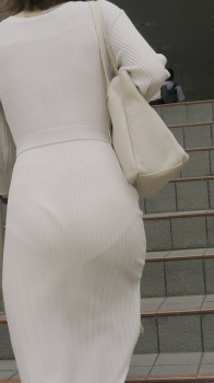むふふ、パンチラ級スケスケパンチラがシコイ！の画像