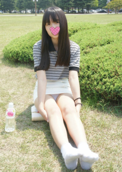 今の時期すわりパンチラが旬なんだってｗｗｗｗｗの画像