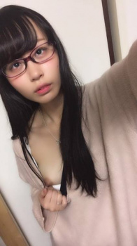 ワイ氏の素人ハメ撮りコレクションをお見せしよう　スレンダー眼鏡っ子　まいｗｗｗｗｗの画像