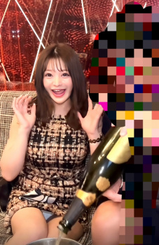 指名の為ならパンチラなんてへっちゃらなキャバ嬢がシコイｗｗｗｗｗｗｗｗｗｗｗの画像