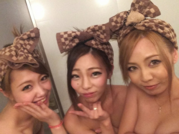 【女旅行流出】エロエロな素人ギャルのお風呂画像が流出～～～～ｗｗｗの画像