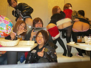 バカ女集まるとやっぱりエロ暴走ｗｗｗｗｗｗの画像