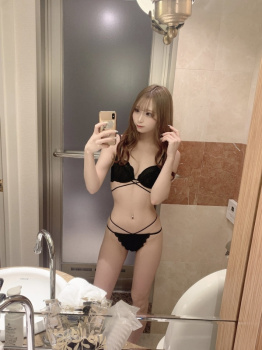鏡の中のパンチラ物語　の画像