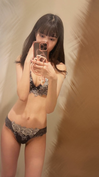 最近のオナゴは～パンツ見せて～ブラも見せて～の画像