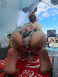 さあ、ケツ出し水着を見て元気出しておくれｗｗｗｗｗの画像