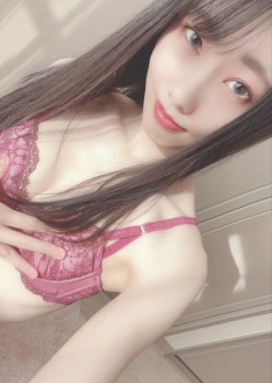 只今エロ配信中、お～っと、ドエロい下着姿になりました～～～～ｗｗｗｗｗの画像