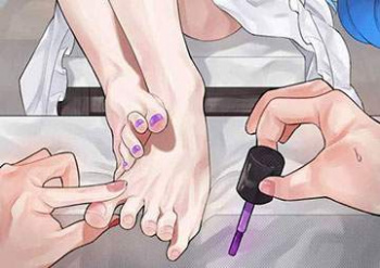 【パンチラチャンス】ペディキュア塗ってる女子の二次エロ画像の画像