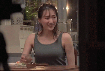 綾瀬はるかの巨乳おっぱいにしか目がいかないGIF画像がエロすぎるｗｗｗｗの画像