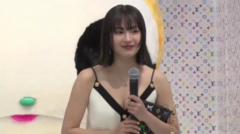 広瀬すずの前屈み胸チラがエロすぎるｗｗｗｗｗの画像